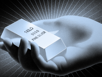 Silver’s $100 All-Time High Sends a Quiet Signal to Bitcoin