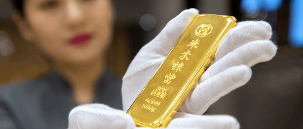 Gold Hits 2-Month High Above $4,400 as China Keeps Hoarding